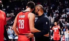 1xbet体育官方-火箭遭遇连败，球迷呼吁更换教练