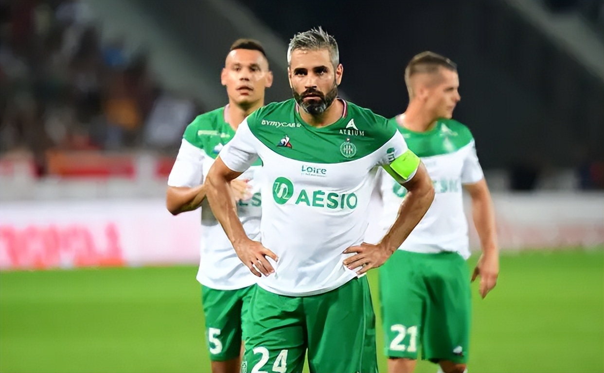 里昂客场轻取圣埃蒂安,球队拿下重要三分的简单介绍 里昂客场轻取圣埃蒂安,球队拿下重要三分的简单介绍