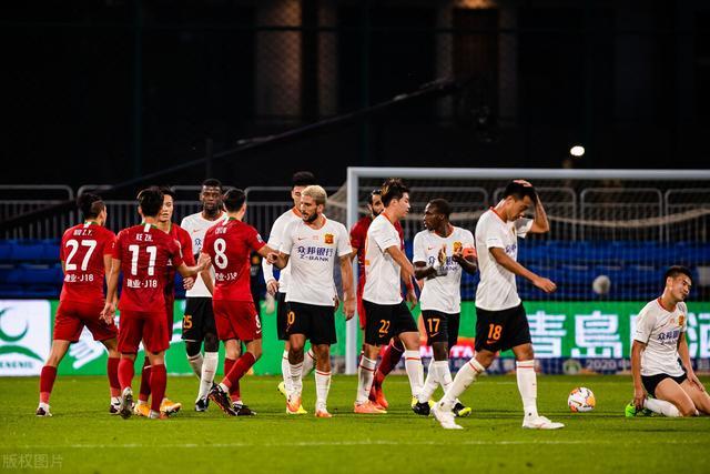 包含河南建业主场大胜武汉卓尔，重返积分榜前八的词条