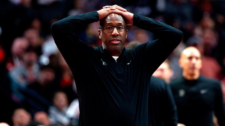 奇才遭遇四连败!球迷呼吁主教练做出调整 奇才遭遇四连败!球迷呼吁主教练做出调整