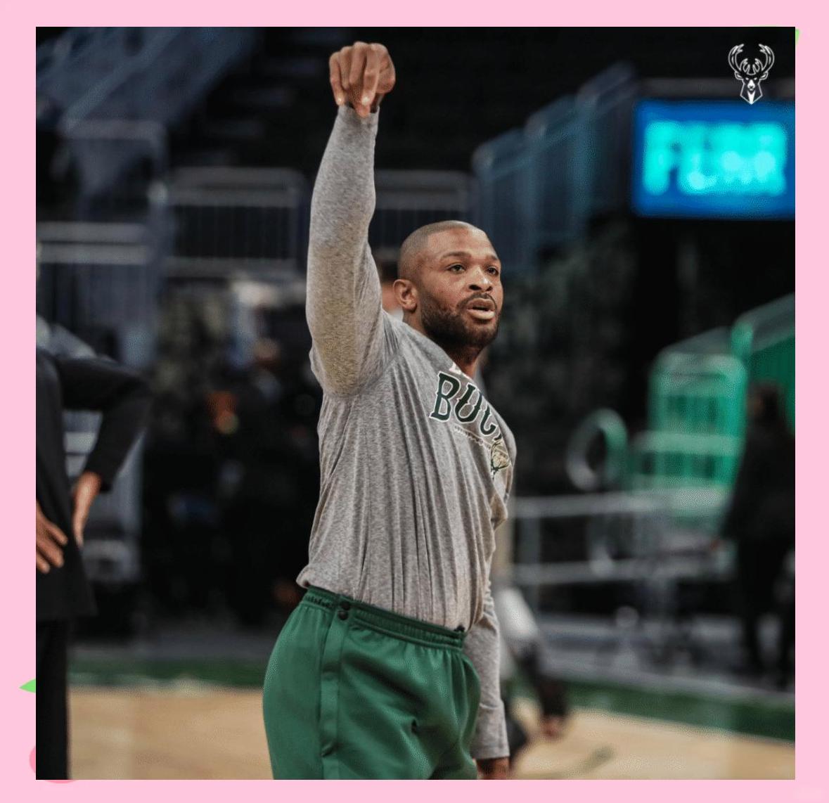 雄鹿大胜马刺豪取十连胜 雄鹿大胜马刺豪取十连胜