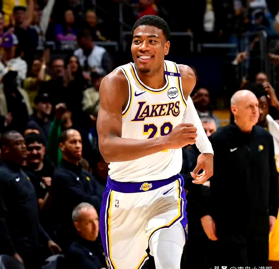 湖人主场大胜魔术,继续保持不败 湖人主场大胜魔术,继续保持不败