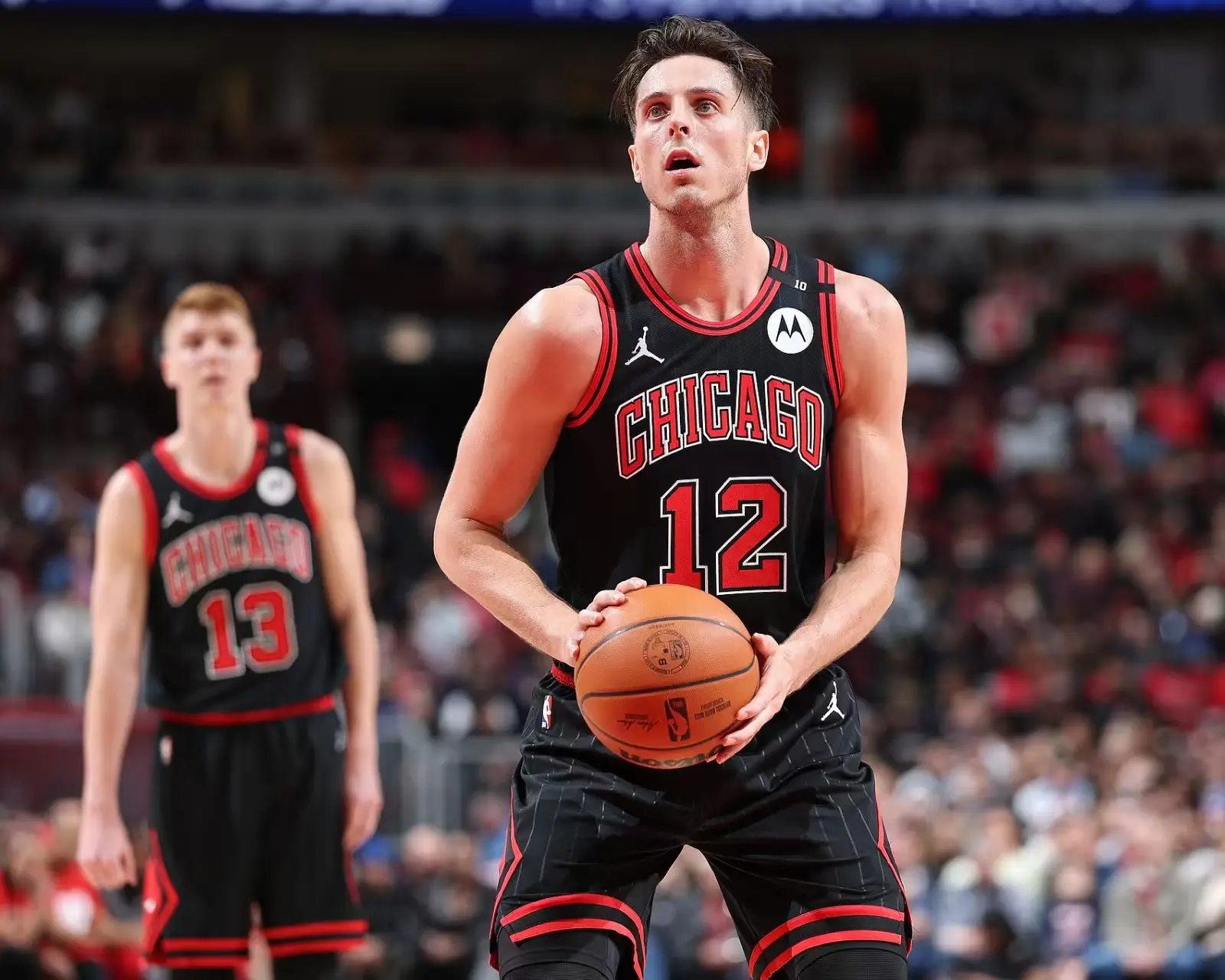 关于火箭主场惜败猛龙，阿尔德里奇砍下32分的信息