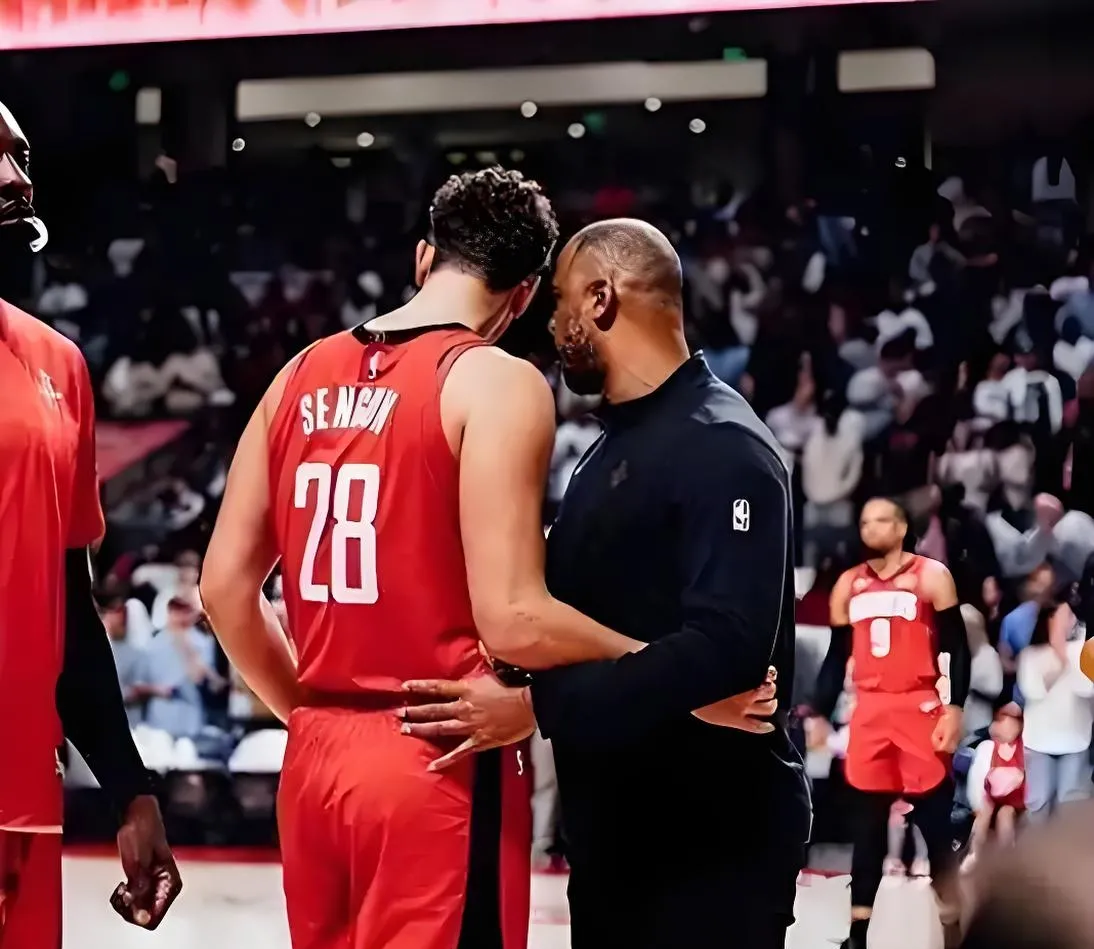 火箭遭遇连败，球迷呼吁更换教练